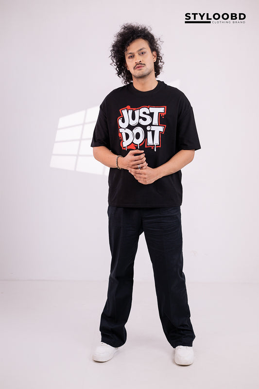 Premium Modern Maroon Oversized "Just Do It" Graphic T-Shirt – Stylish & Comfortable Streetwear for Men