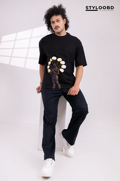 Premium Oversized T-Shirt with Surreal Lamp Figure – Modern Artistic Streetwear